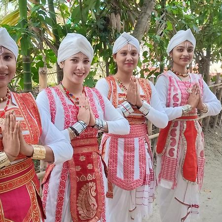 Jyoti Home Bamboo Garden Lodge Majuli ภายนอก รูปภาพ